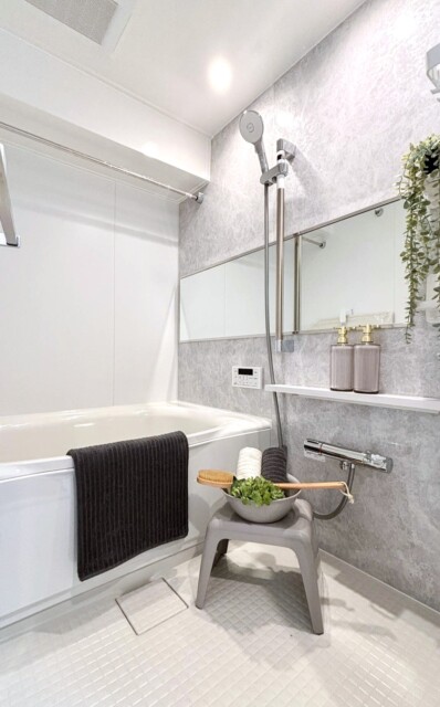 日商岩井方南町マンション 浴室