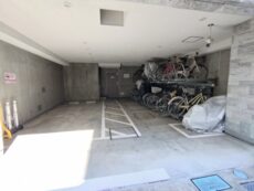 プレシス上野リュクス 駐輪場